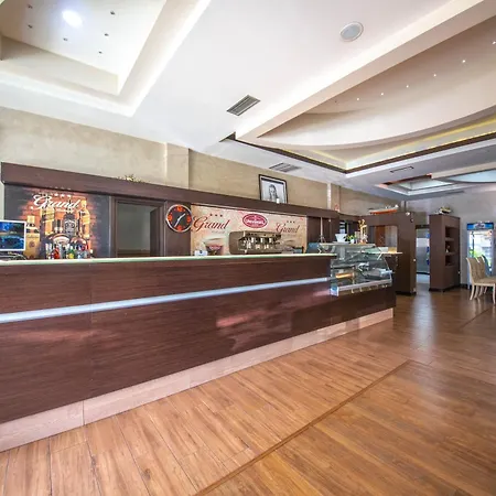 Grand מלון 3*