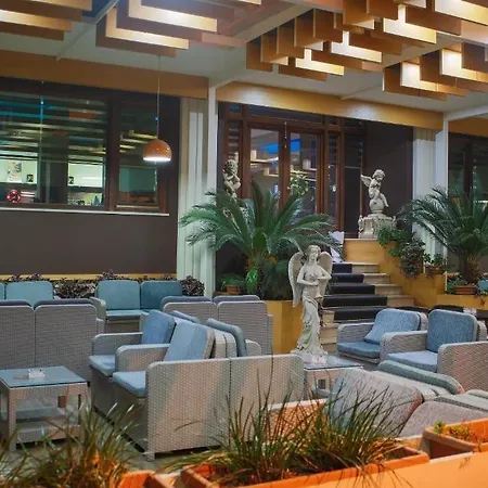 格兰德酒店 酒店